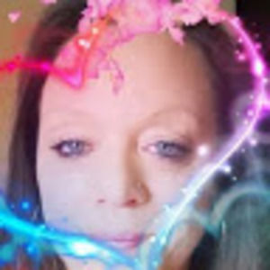 Meet your Posher, Debbiejo